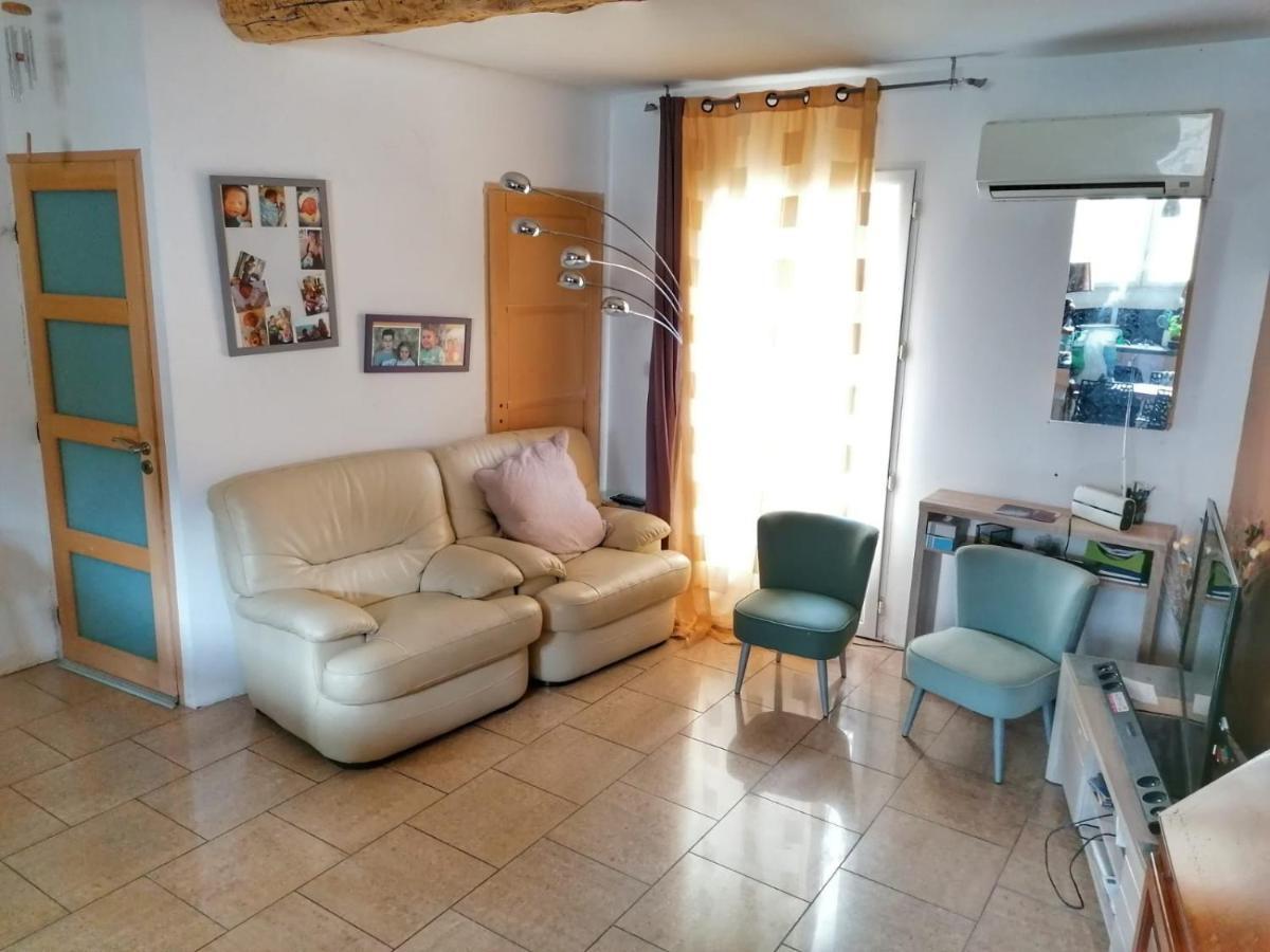 Chambre Chez L'Habitant Tourbes Buitenkant foto